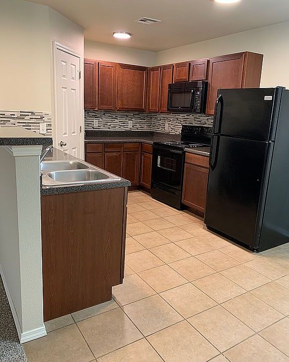 1st image of 3516 E Fairmont Pl