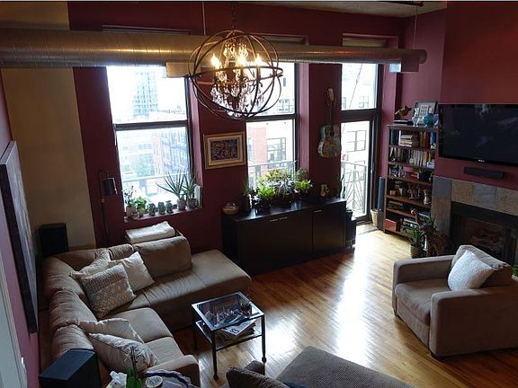 5th image of 758 N Larrabee St APT 201