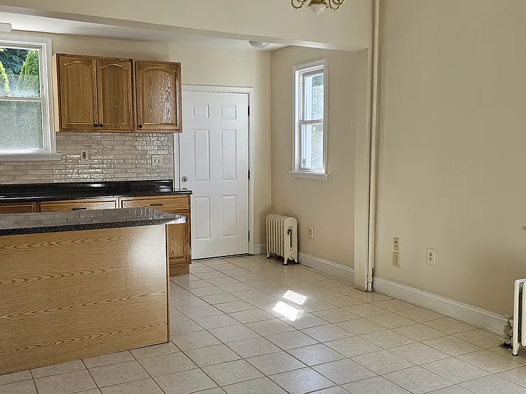25 Dumont Ave #2 — Photo 3