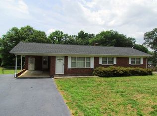 235 Kenneth Dr, Boiling Springs, SC 29316