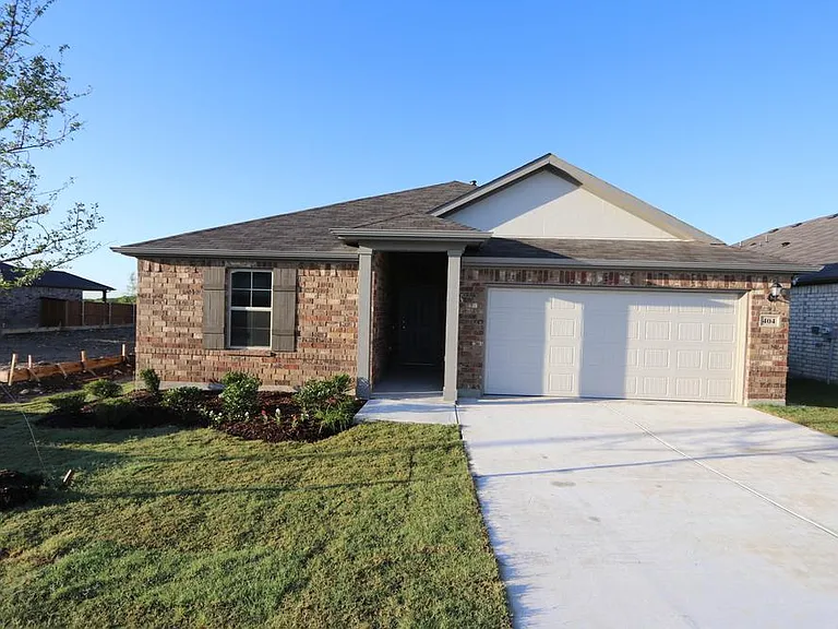 404 Bronze Forest Dr — Photo 1