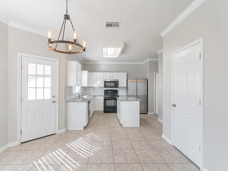 22519 Goss Spring Ct — Photo 16