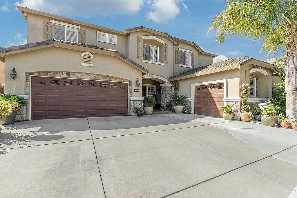 2116 Dos Passos Way photo 1