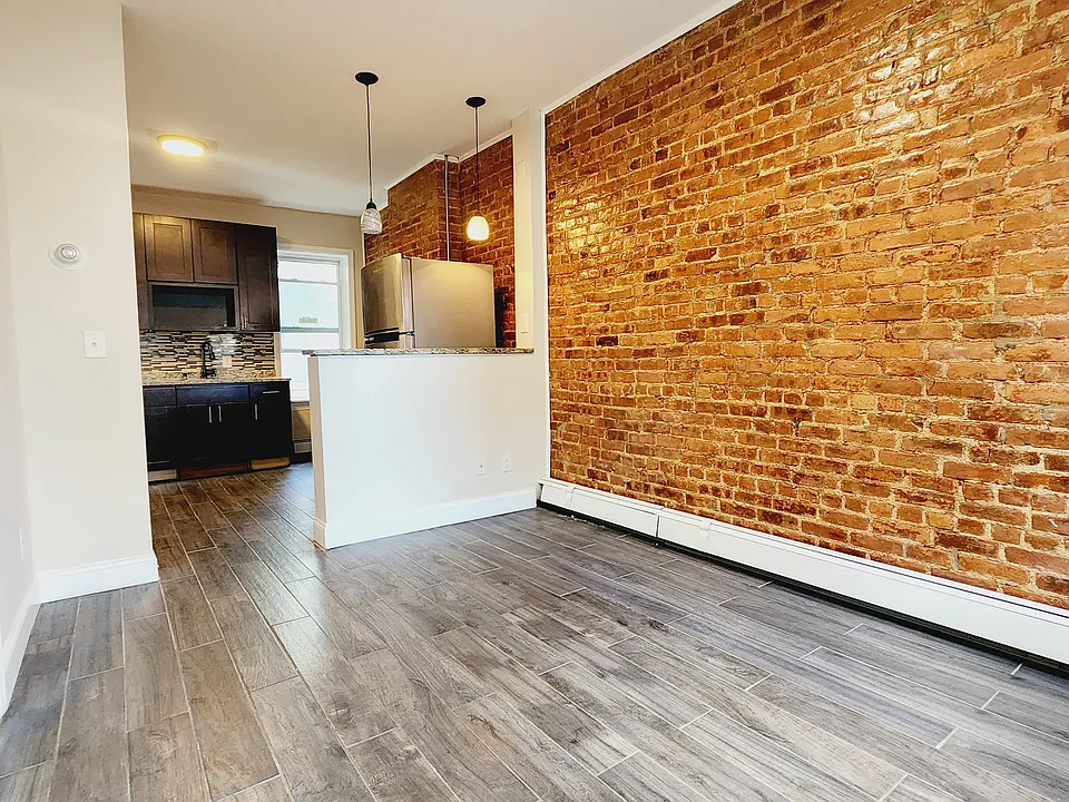 938 W Side Ave #1
