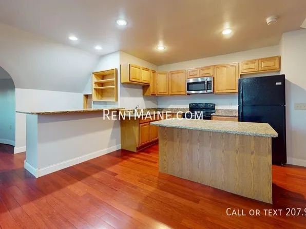 84 Ohio St Unit 5, Bangor, ME 04401