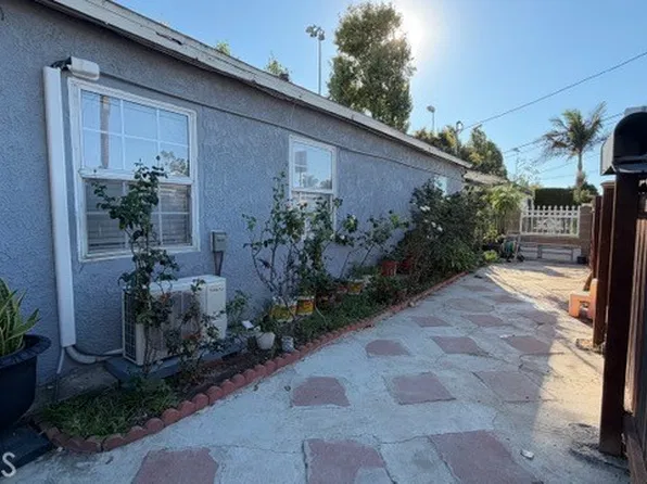 188 E 214th St, Carson, CA 90745