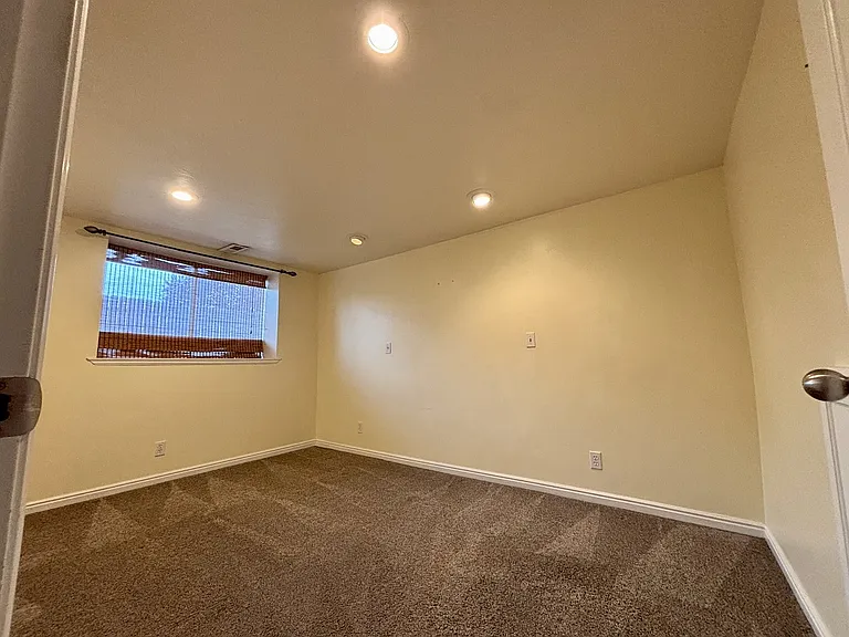 814 W Sweet Meadow Ln — Photo 18