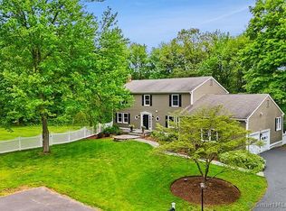 7 Roscrea Pl, Weston, CT 06883