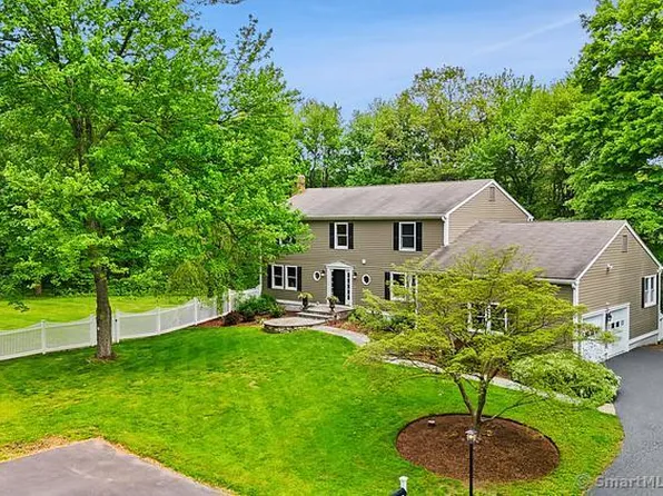 7 Roscrea Place, Weston, CT 06883
