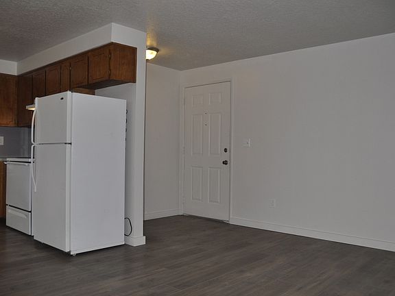 4th image of 1322 N Holladay Dr