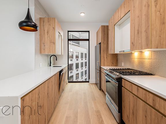 4th image of 580 Classon Ave #Penthouse