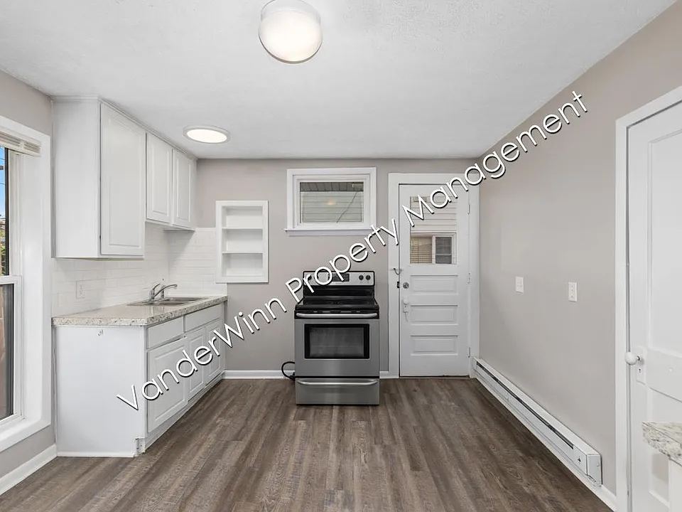 740 Kellogg St SE #3