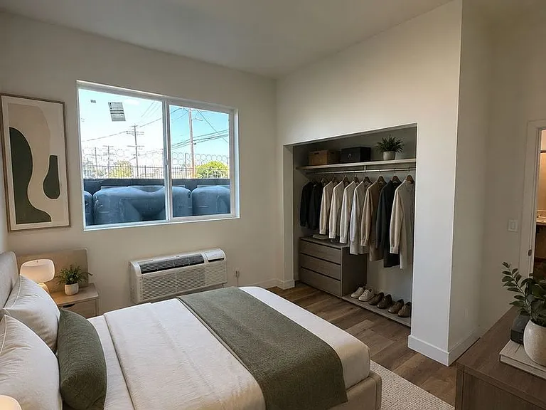 10914 S Main St #104 — Photo 5
