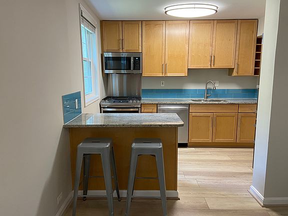 2nd image of 202 N Trenton St #1