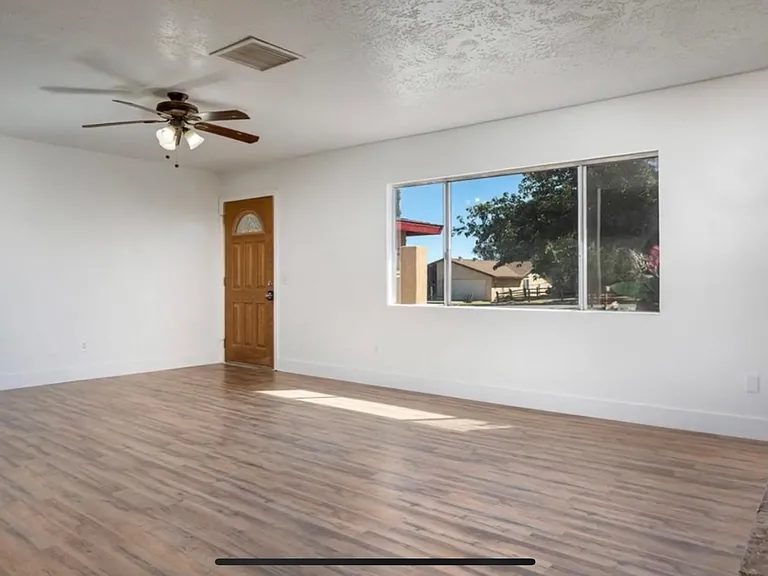 7360 Goleta Ave — Photo 21
