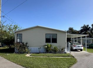 22 Lake Breeze Dr #A, Tavares, FL 32778