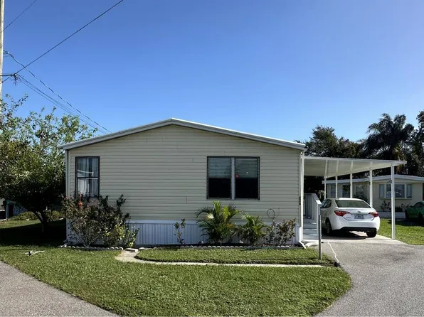 22 Lake Breeze Dr #A, Tavares, FL 32778