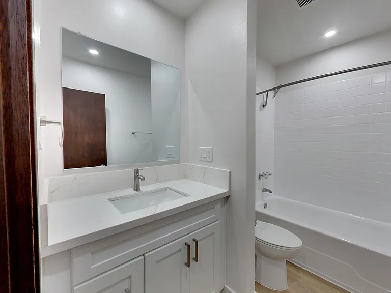 Riverwood Apartments — Photo 106