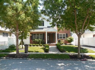 187 Lindenwood Rd, Staten Island, NY 10308