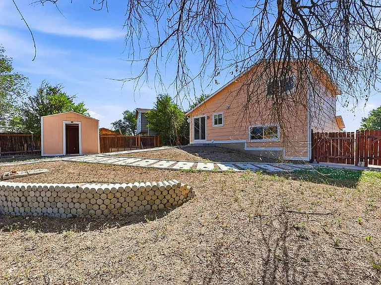 701 Autumn Pl — Photo 23