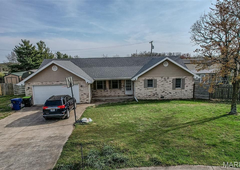 1st image of 206 Meadowmere Ct