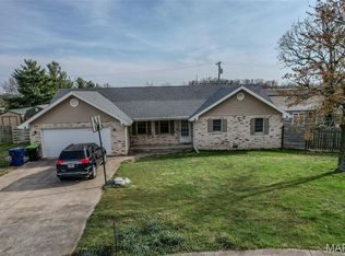 206 Meadowmere Ct, Lebanon, MO 65536