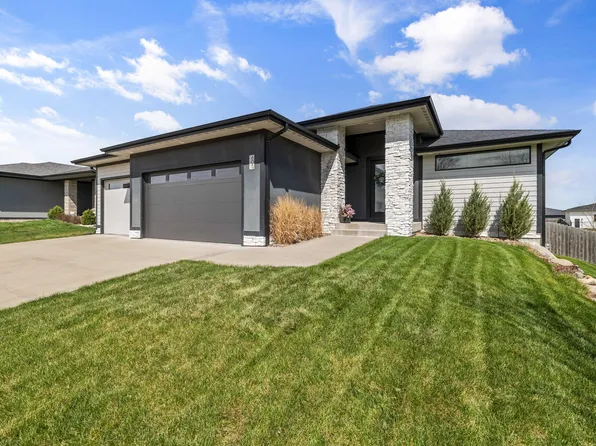605 Daybreak Dr, Waukee, IA 50263