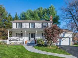 8 Southview Rd, Randolph, NJ 07869