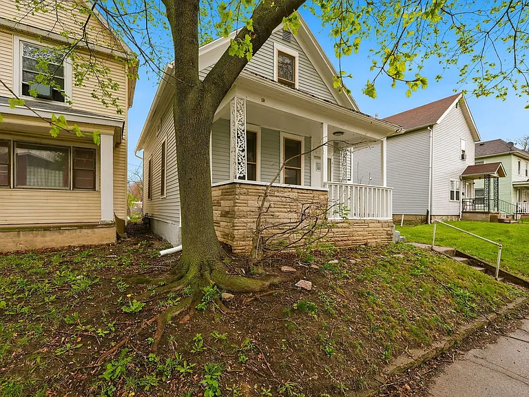 451 E Pontiac St — Photo 22
