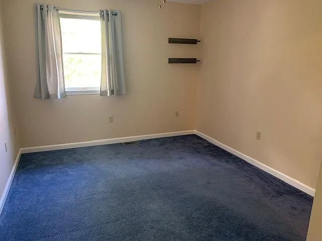 99 Lee Ann Ct — Photo 10