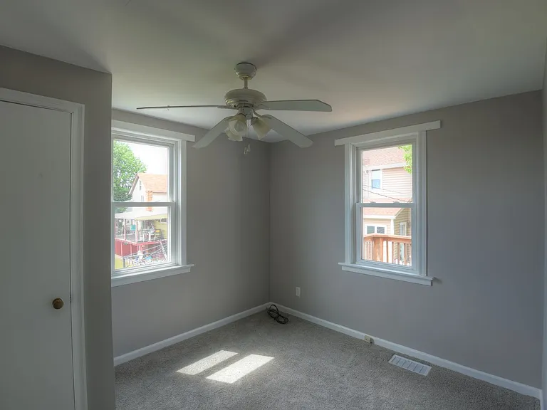 742 Lemington St — Photo 7