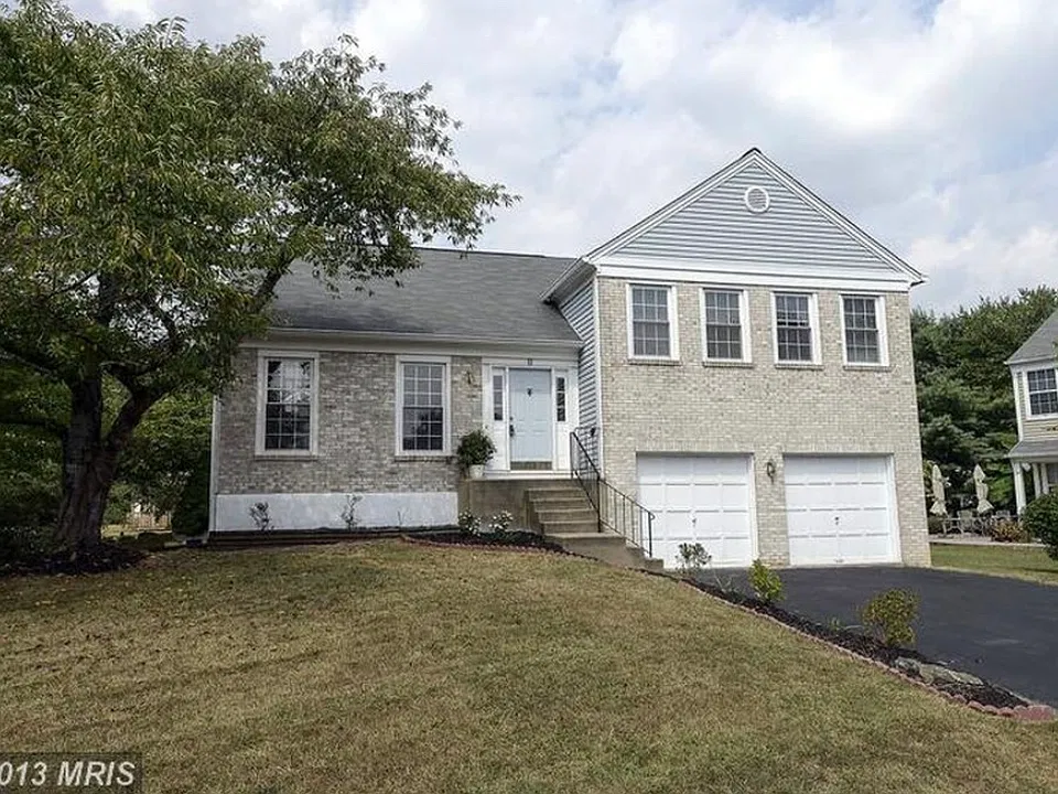 8 Brinks Ct