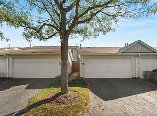 351 Dogwood Ter, Buffalo Grove, IL