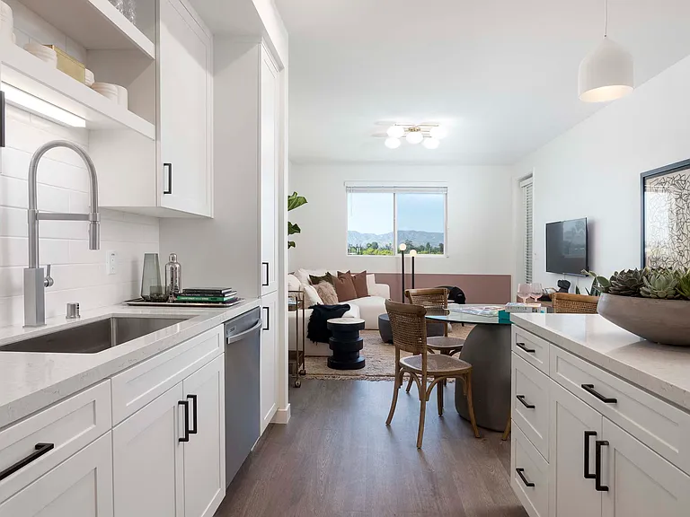 Alexan Noho West — Photo 72