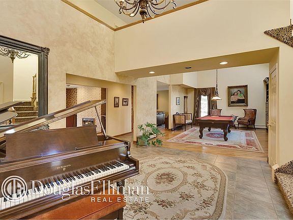 3rd image of 6 Turret Ln