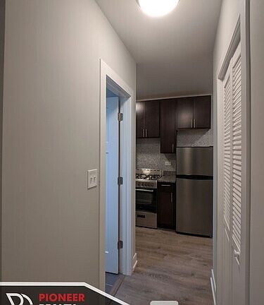 4th image of 431 W Belden Ave #203C