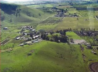 1993 Orchard Rd, Hollister, CA 95023