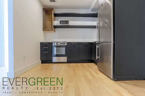 Rented by Evergreen Apartments BK | media 6