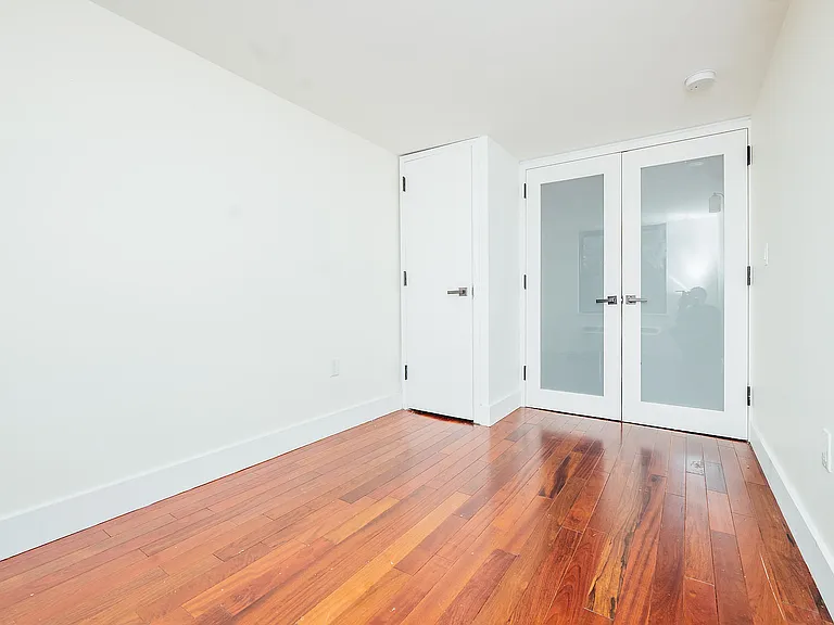 1434 De Kalb Ave #3L — Photo 2