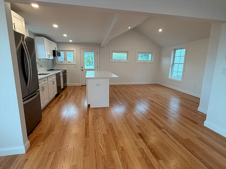 55 Mansfield St #B — Photo 11