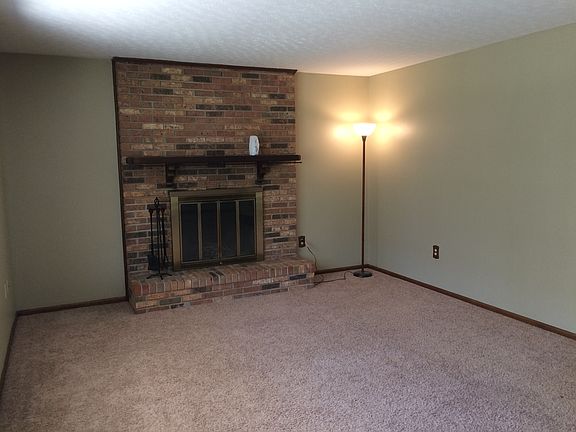 5th image of 200 Barnhart Dr
