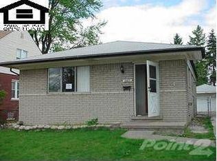 6925 Braun St, Center Line, MI 48015