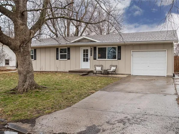 355 W 3rd Ter, Wellsville, KS 66092