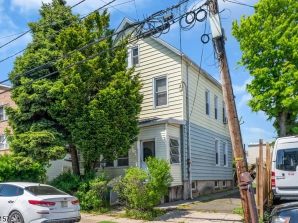 609 Montgomery St, Elizabeth City, NJ 07202