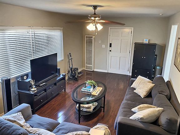 5th image of 1266 W 89th St
