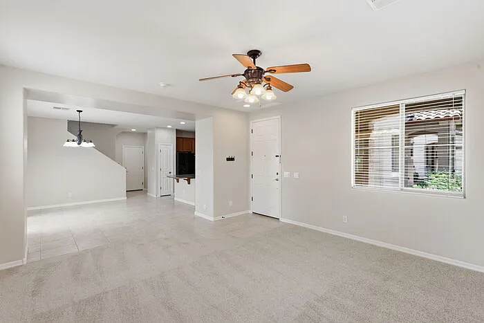 3 bed, 2.5 bath, 1684 sqft, $2,245 — Photo 2