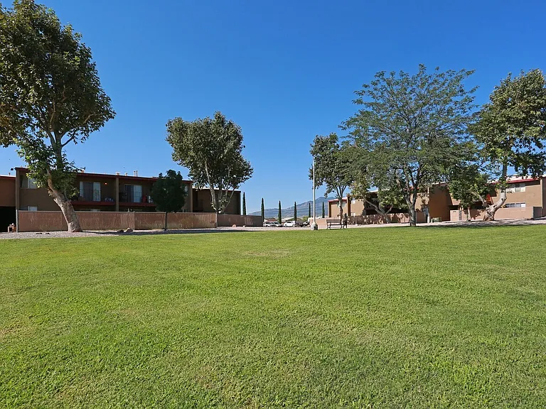 Vista Village Apartments — Photo 6
