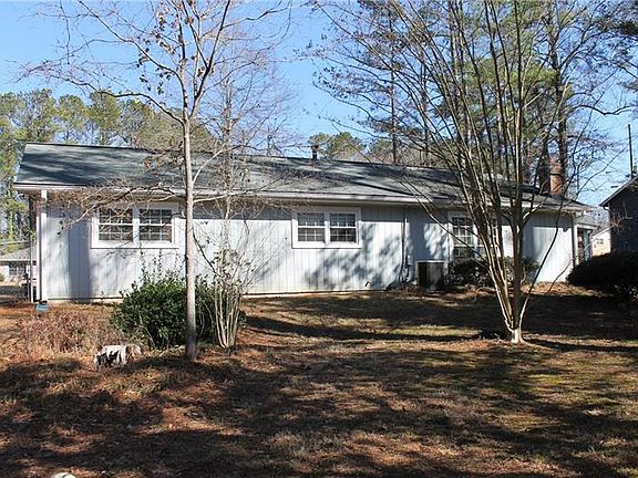 3rd image of 2680 Bankstone Dr SW