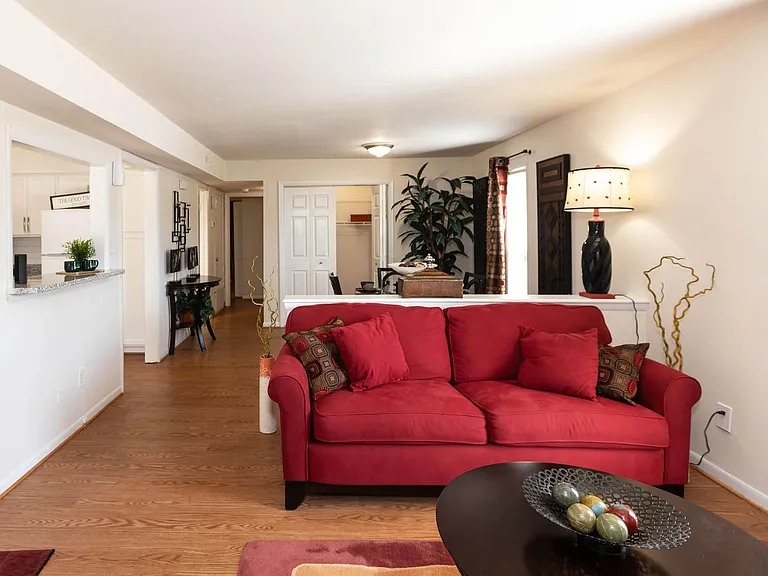 Mariner's Cove Apartment Homes — Photo 11