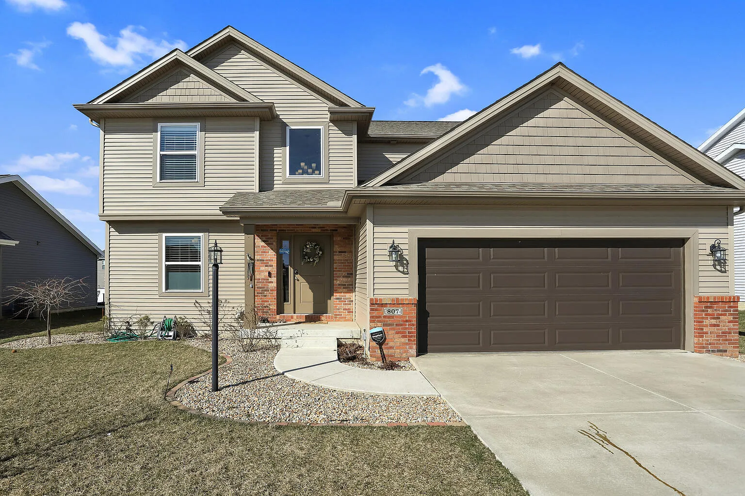 807 Cates Dr photo 1